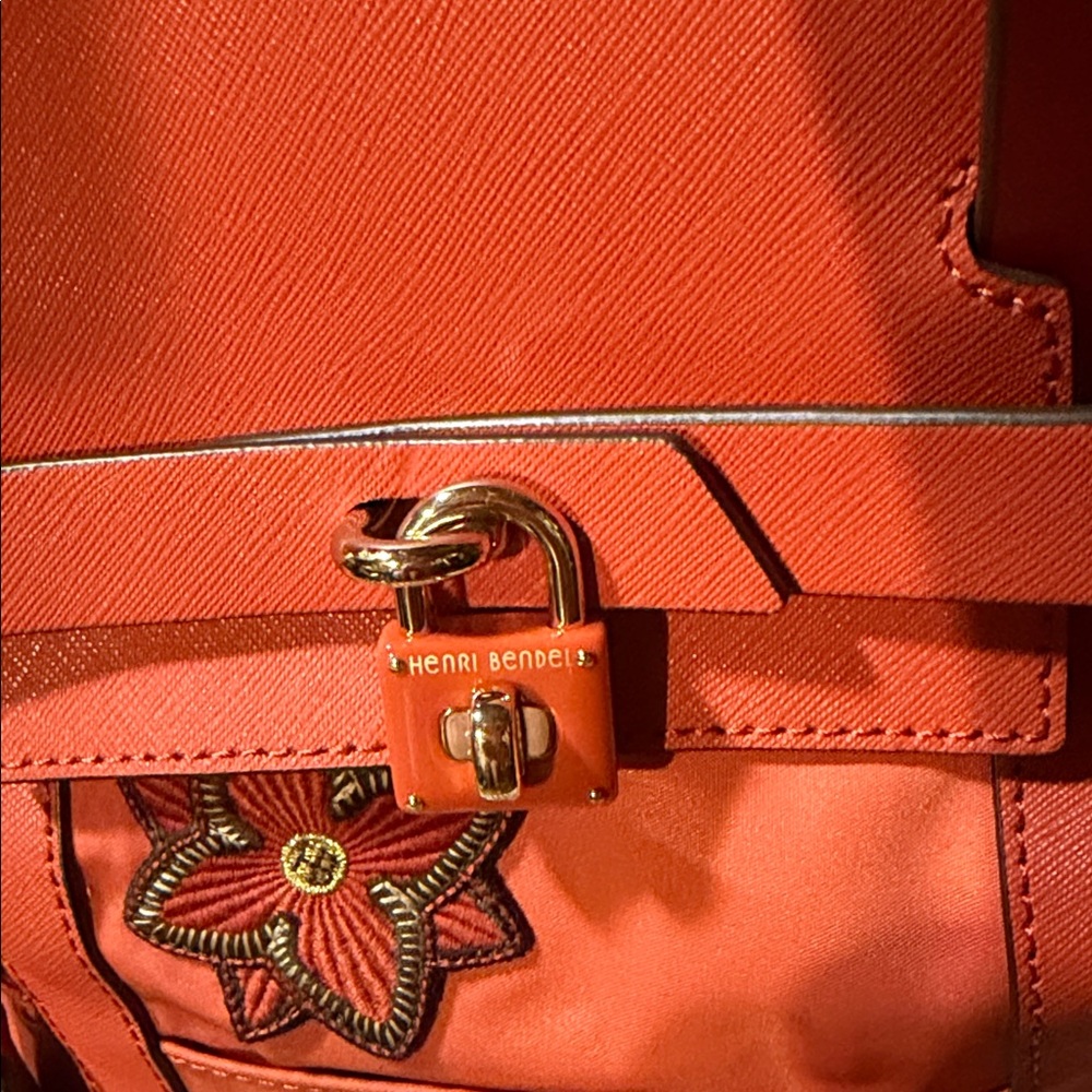 Henri Bendel Jetsetter Backpack With Patche’s with initials KAM BNWT RARE - Picture 4 of 10